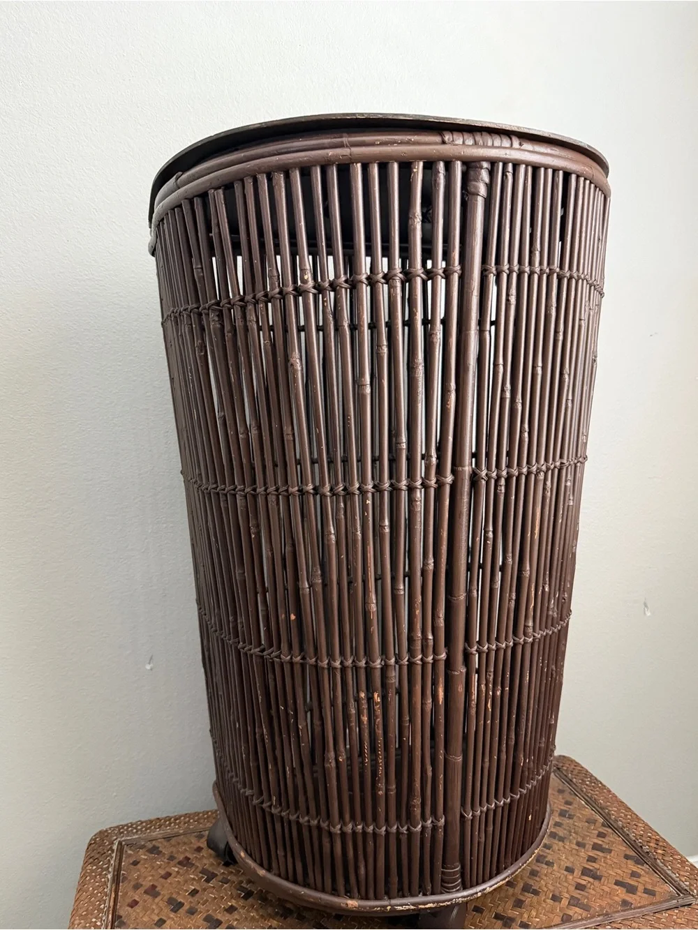 Mid Century Pencil Reed Bamboo Rolling Basket Hamper w/Lid Cotton Liner